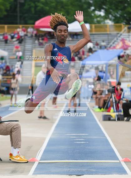 Thumbnail 1 in NCHSAA 1A State Track & Field Championship photogallery.