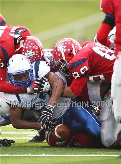 Thumbnail 2 in Alief Taylor vs. Brazoswood (Texas 5A Region 3 Playoffs) photogallery.