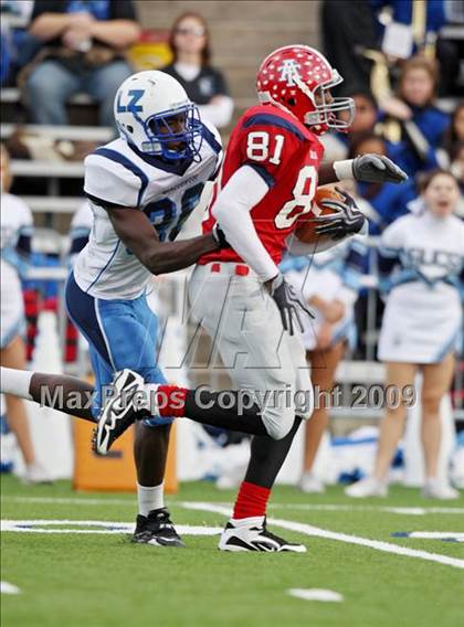 Thumbnail 2 in Alief Taylor vs. Brazoswood (Texas 5A Region 3 Playoffs) photogallery.