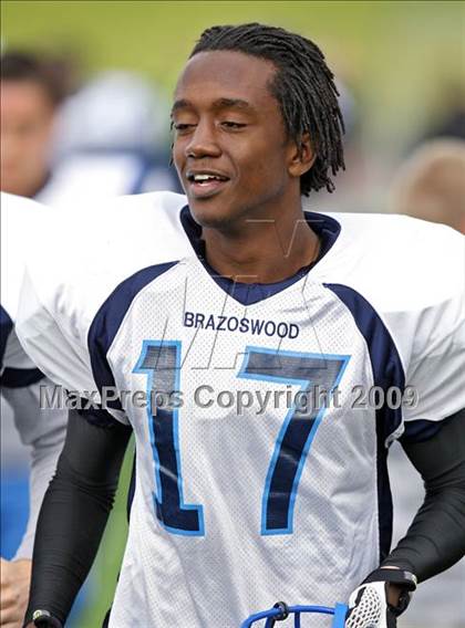 Thumbnail 2 in Alief Taylor vs. Brazoswood (Texas 5A Region 3 Playoffs) photogallery.