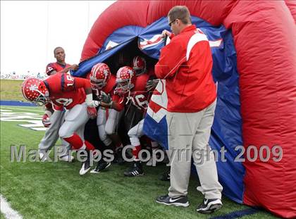 Thumbnail 1 in Alief Taylor vs. Brazoswood (Texas 5A Region 3 Playoffs) photogallery.