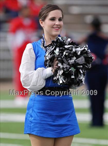 Thumbnail 3 in Alief Taylor vs. Brazoswood (Texas 5A Region 3 Playoffs) photogallery.
