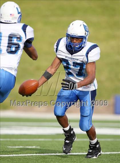 Thumbnail 3 in Alief Taylor vs. Brazoswood (Texas 5A Region 3 Playoffs) photogallery.