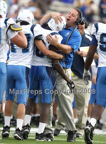 Thumbnail 1 in Alief Taylor vs. Brazoswood (Texas 5A Region 3 Playoffs) photogallery.