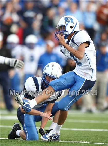 Thumbnail 3 in Alief Taylor vs. Brazoswood (Texas 5A Region 3 Playoffs) photogallery.
