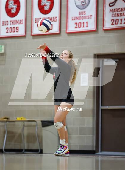 Thumbnail 3 in Castle View @ Regis Jesuit photogallery.