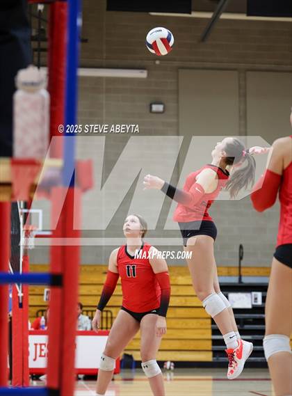 Thumbnail 3 in Castle View @ Regis Jesuit photogallery.