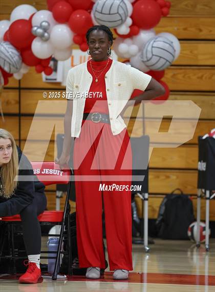 Thumbnail 1 in Castle View @ Regis Jesuit photogallery.