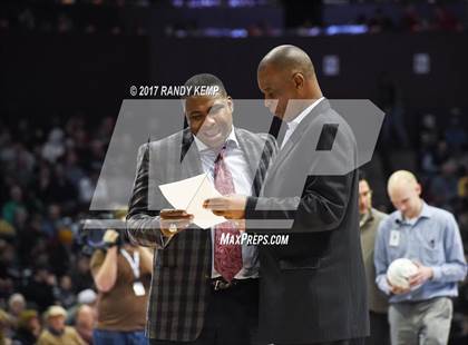Thumbnail 2 in Greenforest vs Memphis East (Bass Pro Tournament of Champions) photogallery.