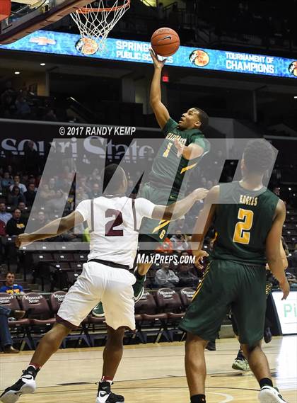 Thumbnail 2 in Greenforest vs Memphis East (Bass Pro Tournament of Champions) photogallery.