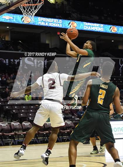 Thumbnail 1 in Greenforest vs Memphis East (Bass Pro Tournament of Champions) photogallery.