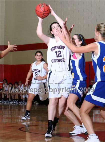 Thumbnail 3 in North Salem vs. Kennedy Catholic photogallery.