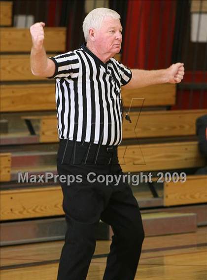 Thumbnail 2 in North Salem vs. Kennedy Catholic photogallery.
