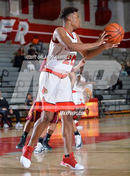 Thumbnail 3 in Hoover vs Southwest SD (Lions Club Classic) photogallery.