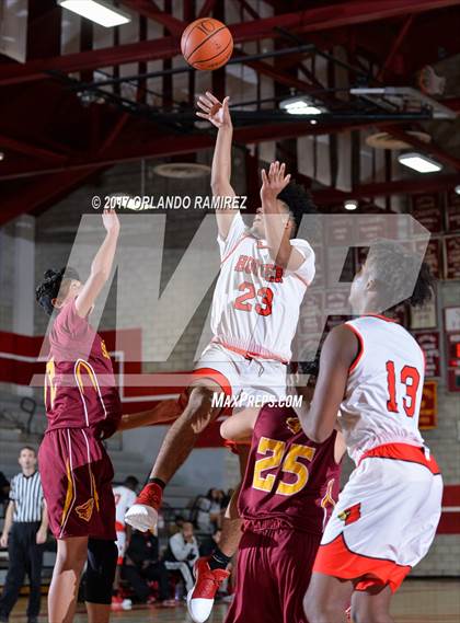 Thumbnail 3 in Hoover vs Southwest SD (Lions Club Classic) photogallery.