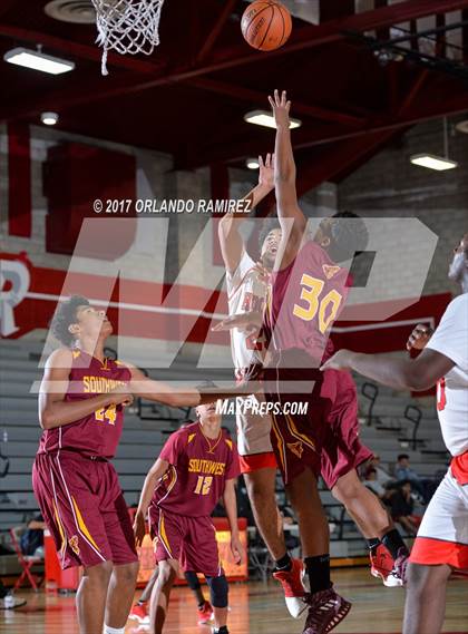 Thumbnail 1 in Hoover vs Southwest SD (Lions Club Classic) photogallery.