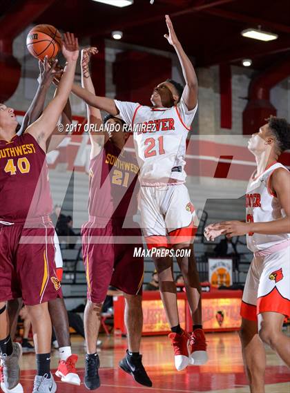 Thumbnail 3 in Hoover vs Southwest SD (Lions Club Classic) photogallery.