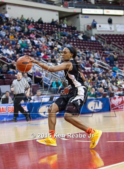 Thumbnail 3 in Neumann-Goretti vs. Seton LaSalle (PIAA Class AA Final) photogallery.
