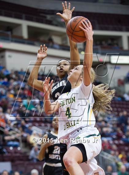 Thumbnail 2 in Neumann-Goretti vs. Seton LaSalle (PIAA Class AA Final) photogallery.