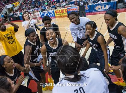 Thumbnail 2 in Neumann-Goretti vs. Seton LaSalle (PIAA Class AA Final) photogallery.
