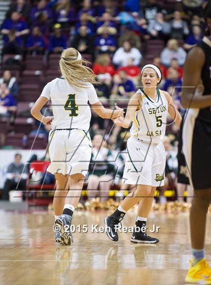 Thumbnail 3 in Neumann-Goretti vs. Seton LaSalle (PIAA Class AA Final) photogallery.