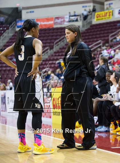 Thumbnail 2 in Neumann-Goretti vs. Seton LaSalle (PIAA Class AA Final) photogallery.