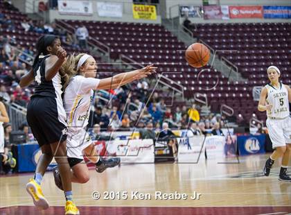 Thumbnail 3 in Neumann-Goretti vs. Seton LaSalle (PIAA Class AA Final) photogallery.