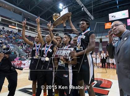 Thumbnail 2 in Neumann-Goretti vs. Seton LaSalle (PIAA Class AA Final) photogallery.