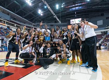 Thumbnail 3 in Neumann-Goretti vs. Seton LaSalle (PIAA Class AA Final) photogallery.