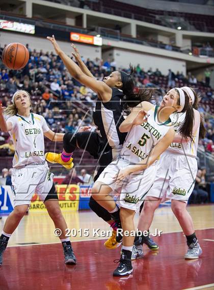 Thumbnail 1 in Neumann-Goretti vs. Seton LaSalle (PIAA Class AA Final) photogallery.