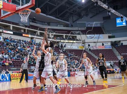 Thumbnail 3 in Neumann-Goretti vs. Seton LaSalle (PIAA Class AA Final) photogallery.