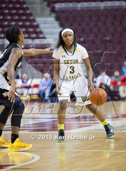 Thumbnail 2 in Neumann-Goretti vs. Seton LaSalle (PIAA Class AA Final) photogallery.