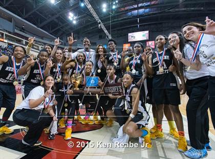 Thumbnail 3 in Neumann-Goretti vs. Seton LaSalle (PIAA Class AA Final) photogallery.