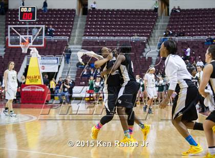 Thumbnail 3 in Neumann-Goretti vs. Seton LaSalle (PIAA Class AA Final) photogallery.