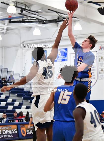 Thumbnail 2 in Chino Hills vs. San Dimas photogallery.