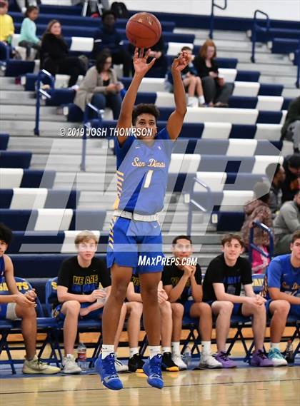 Thumbnail 2 in Chino Hills vs. San Dimas photogallery.