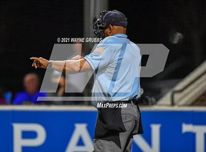 Thumbnail 2 in Spring Hill vs Alba-Golden photogallery.