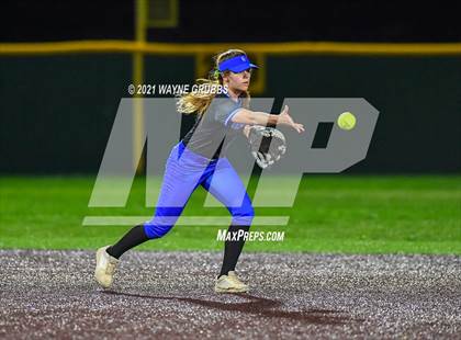 Thumbnail 1 in Spring Hill vs Alba-Golden photogallery.
