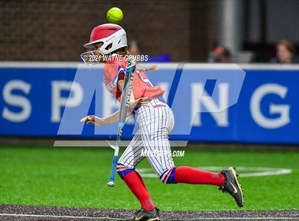 Thumbnail 3 in Spring Hill vs Alba-Golden photogallery.