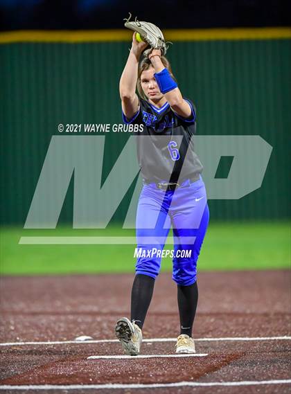 Thumbnail 2 in Spring Hill vs Alba-Golden photogallery.