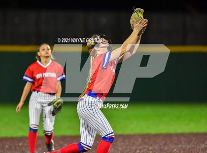 Thumbnail 2 in Spring Hill vs Alba-Golden photogallery.