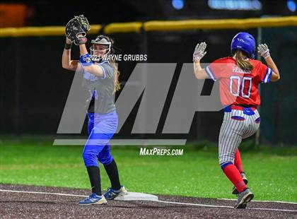 Thumbnail 2 in Spring Hill vs Alba-Golden photogallery.