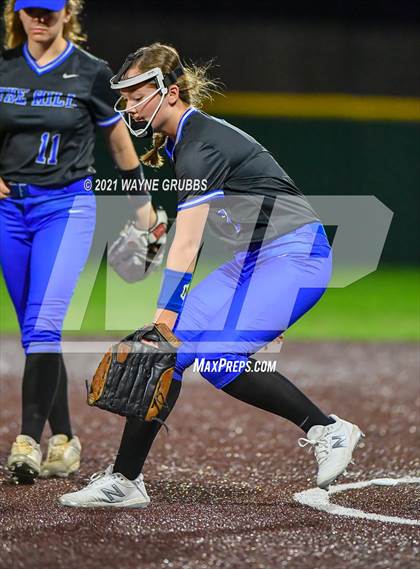 Thumbnail 3 in Spring Hill vs Alba-Golden photogallery.