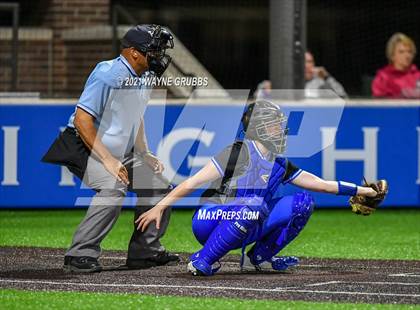 Thumbnail 3 in Spring Hill vs Alba-Golden photogallery.