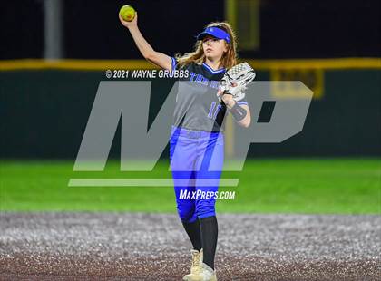 Thumbnail 1 in Spring Hill vs Alba-Golden photogallery.