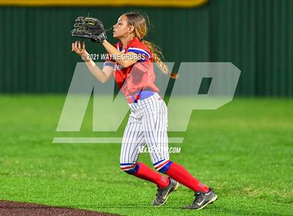 Thumbnail 3 in Spring Hill vs Alba-Golden photogallery.