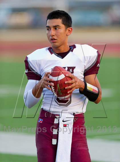 Thumbnail 3 in Lago Vista vs. Dilley photogallery.