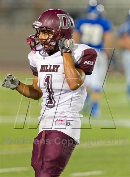 Thumbnail 1 in Lago Vista vs. Dilley photogallery.
