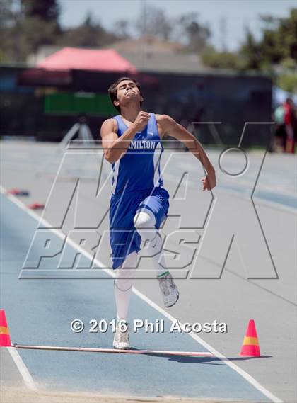 Thumbnail 2 in CIF Southern Section Track and Field Divisional Finals photogallery.
