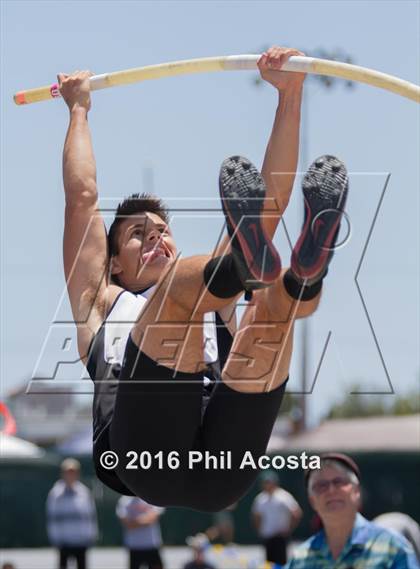 Thumbnail 3 in CIF Southern Section Track and Field Divisional Finals photogallery.